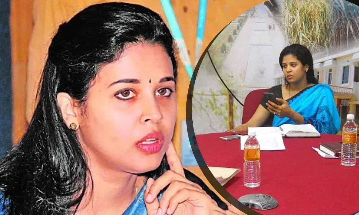 Success-story-of-ias-officer-monika-rani-up-dm-cracker-upsc-with-job